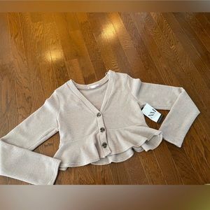 brown knitted cropped ruffle detailed sweater!!